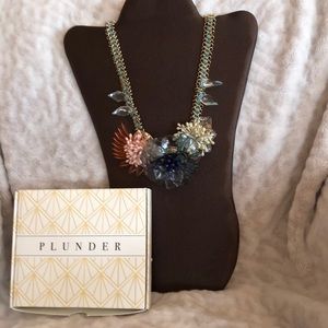 Beautiful flower plunder necklace